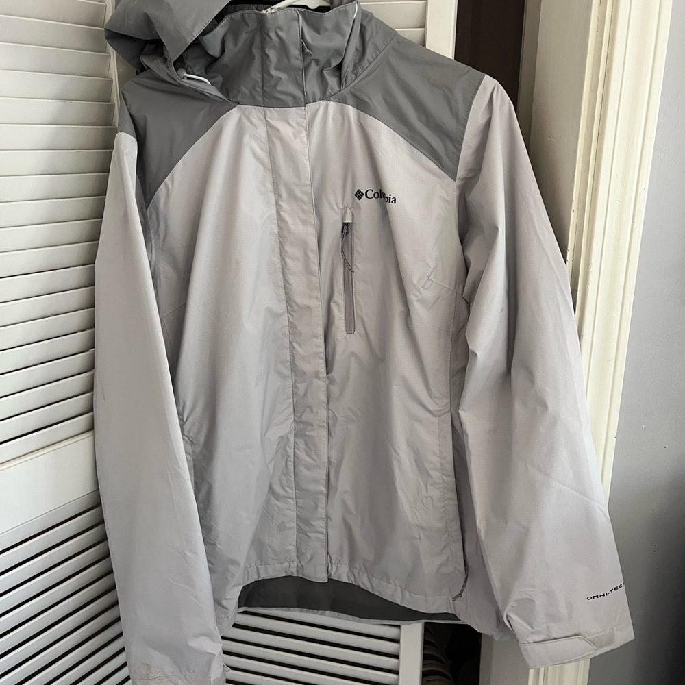 Columbia Omni-Tech Light Gray Jacket